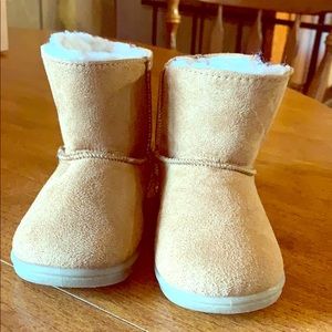 Baby boots size 4